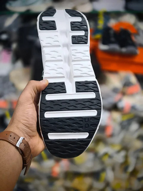 آن رانینگ کیوسی کلودتیلت راک سند /On Running Cloud tilt Rock Sand/سایز 40 الی 45