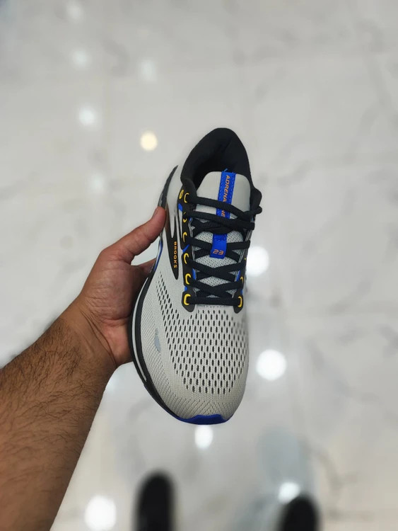 کتونی رانینگ بروکس آدرنالین جی تی اس ۲۳/Brooks Adrenaline GTS 23 . ساخت ویتنام . سایز۴۰ ۴۱ ۴۲ ۴۳ ۴۴ ۴۵. فروش تکی و عمده . تضمین کیفیت کالا