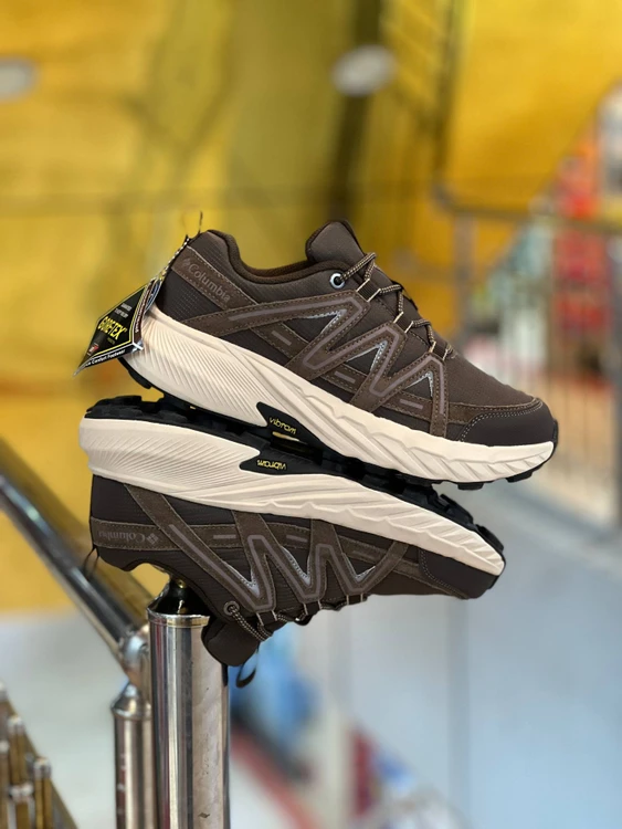 کتونی کلمبیا گورتکسColumbia GORE-TEX/ساخت ویتنام/سایز۴۰ ۴۱ ۴۲ ۴۳ ۴۴ ۴۵ زیره ویبرام/رویه چرم ضد آب و گورتکس / ضمانت اصالت کالا/کیفیت مسترکوالیتی