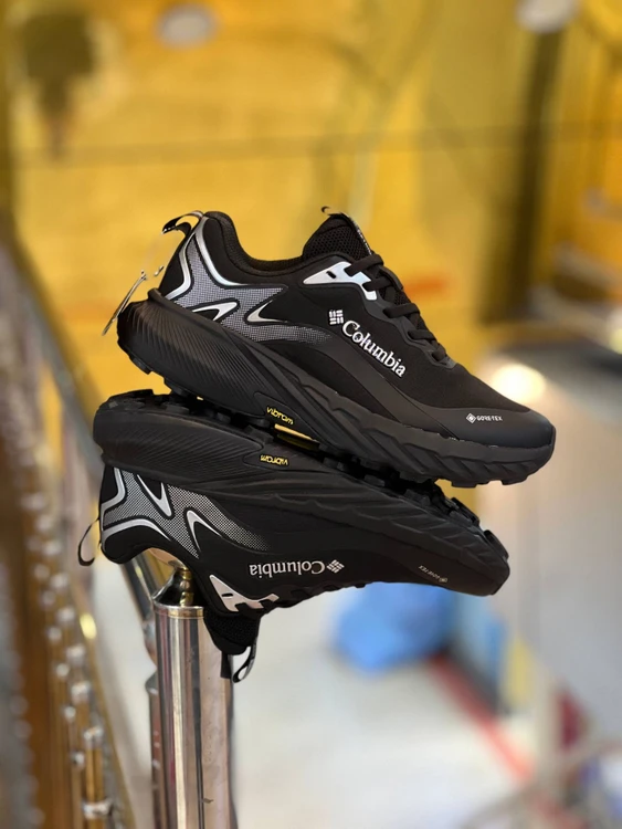 کتونی کلمبیا گورتکسColumbia GORE-TEX/ساخت ویتنام/سایز۴۰ ۴۱ ۴۲ ۴۳ ۴۴ ۴۵ زیره ویبرام/رویه چرم ضد آب و گورتکس / ضمانت اصالت کالا/کیفیت مسترکوالیتی