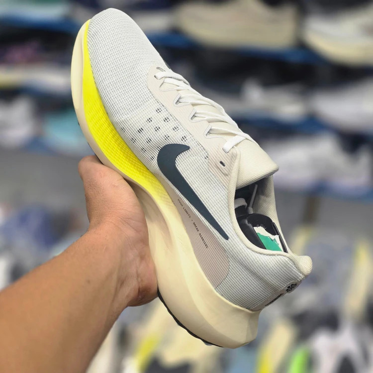 کتونی نایک زوم ایکس پیاده رویی و رانینگNike zoom x ساخت ویتنام سایز ۴۰ ۴۱ ۴۲ ۴۳ ۴۴ ۴۵ پایین ترین قیمت در ایران ضمانت اصالت کالا کیفیت مسترکوالیتی