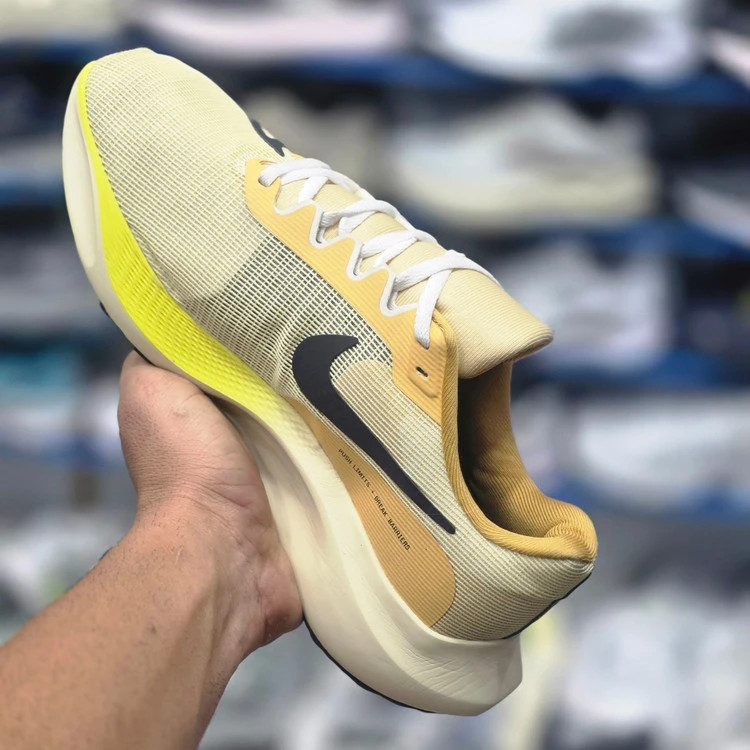 کتونی نایک زوم ایکس پیاده رویی و رانینگNike zoom x ساخت ویتنام سایز ۴۰ ۴۱ ۴۲ ۴۳ ۴۴ ۴۵ پایین ترین قیمت در ایران ضمانت اصالت کالا کیفیت مسترکوالیتی