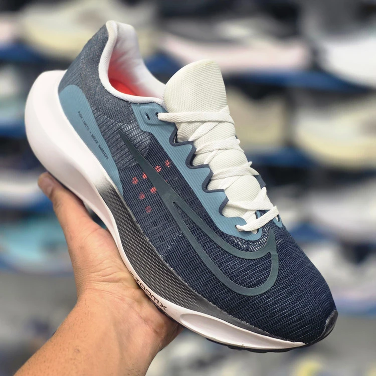 کتونی نایک زوم ایکس پیاده رویی و رانینگNike zoom x ساخت ویتنام سایز ۴۰ ۴۱ ۴۲ ۴۳ ۴۴ ۴۵ پایین ترین قیمت در ایران ضمانت اصالت کالا کیفیت مسترکوالیتی