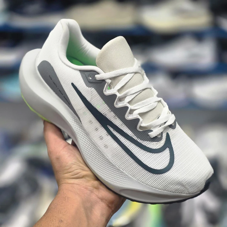 کتونی نایک زوم ایکس پیاده رویی و رانینگNike zoom x ساخت ویتنام سایز ۴۰ ۴۱ ۴۲ ۴۳ ۴۴ ۴۵ پایین ترین قیمت در ایران ضمانت اصالت کالا کیفیت مسترکوالیتی