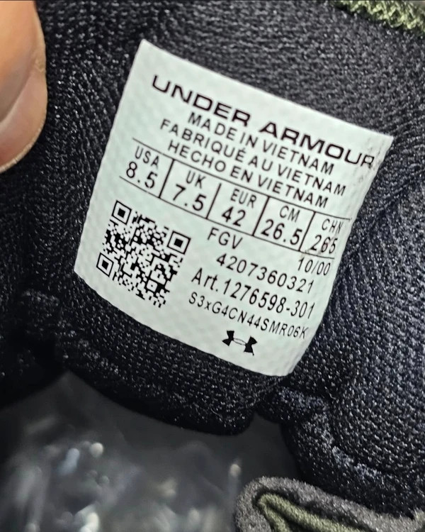 بوت آندرارمور Under Armour مسترکوالیتی درجه ۱/سایز 40 ۴۱ ۴۲ ۴۳ ۴۴ ۴۵/ساخت ویتنام /ضمانت اصالت کالا/فروش تکی و عمده