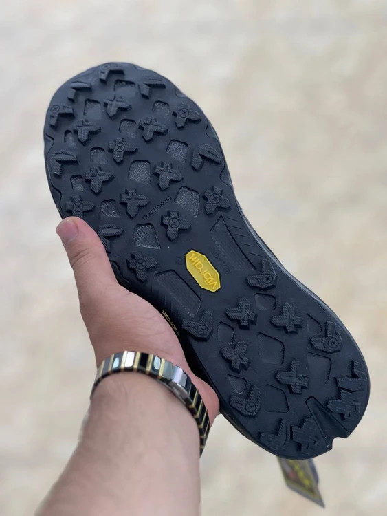 کتونی مسترکوالیتی طبیعت گردی کلمبیا ضدآب مردانه/سایز 40 الی 45/Columbia GORE-TEX/ ساخت ویتنام/ضمانت کالا/فروش تک و عمده
