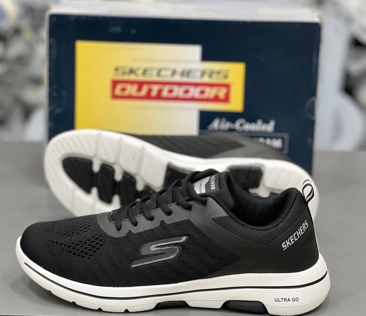 کتونی سایز بزرگ اسکیچرز اولترا گو/Skechers Ultra Go/ساخت ویتنام/سایز ۴۴ ۴۵ ۴۶ ۴۷ ۴۸/فروش تکی و عمده/ضمانت اصالت کالا/کیفیت مسترکوالیتیA