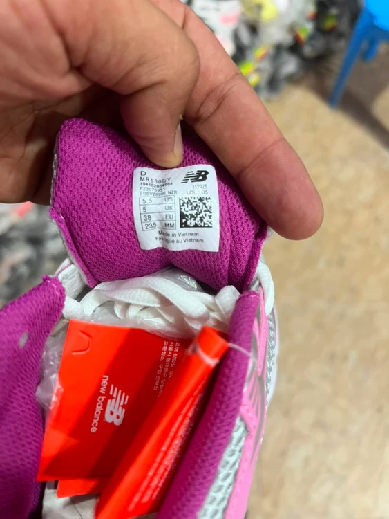 کتونی ویتنامی نیوبالانس ۵۳۰ مسترکوالیتی/سایز ۳۷ ۳۸ ۳۹ ۴۰/New Balance 530/ساخت ویتنام/فروش تکی و عمده/سفید
