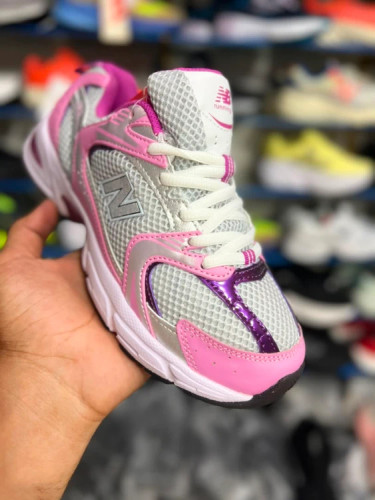 کتونی ویتنامی نیوبالانس ۵۳۰ مسترکوالیتی/سایز ۳۷ ۳۸ ۳۹ ۴۰/New Balance 530/ساخت ویتنام/فروش تکی و عمده/سفید