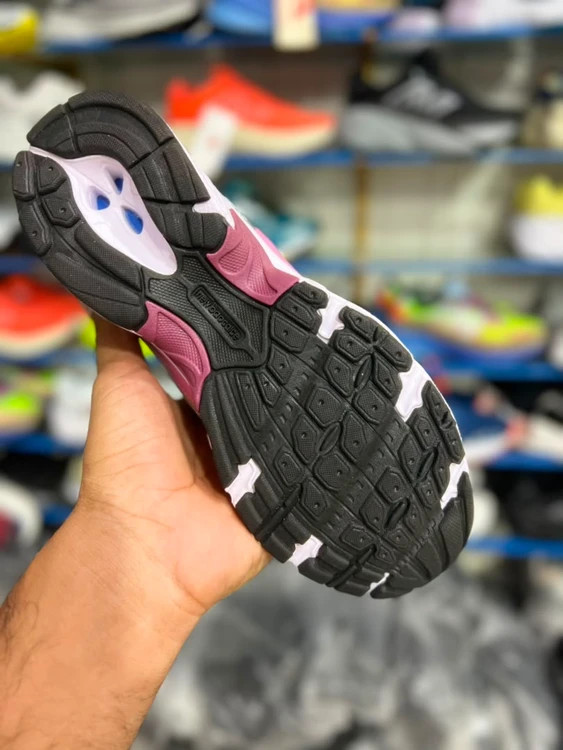 کتونی ویتنامی نیوبالانس ۵۳۰ مسترکوالیتی/سایز ۳۷ ۳۸ ۳۹ ۴۰/New Balance 530/ساخت ویتنام/فروش تکی و عمده/سفید