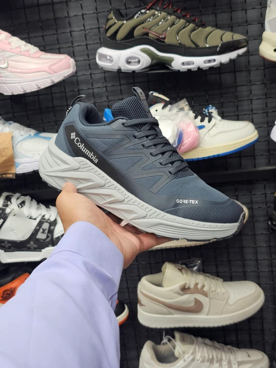 کتونی مردانه کلمبیا گورتکس Columbia GORE-TEX /ساخت ویتنام وارداتی/سایز۴۰ ۴۱ ۴۲ ۴۳ ۴۴ ۴۵ زیره ویبرام/رویه چرم ضد آب و گورتکس ضمانت اصالت کالا/کیفیت مسترکوالیتی درجه ۱