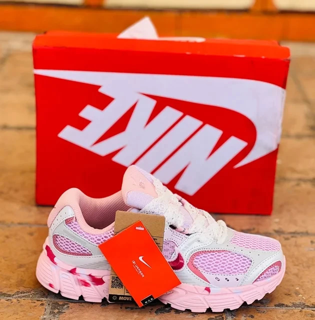 کتونی زنانه مسترکوالیتی نایک V5 RNR/ سایز 37 الی 40/ Nike V5 RNR/ضمانت کالا/فروش تک و عمده