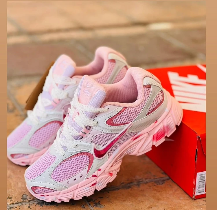 کتونی زنانه مسترکوالیتی نایک V5 RNR/ سایز 37 الی 40/ Nike V5 RNR/ضمانت کالا/فروش تک و عمده