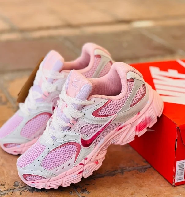 کتونی زنانه مسترکوالیتی نایک V5 RNR/ سایز 37 الی 40/ Nike V5 RNR/ضمانت کالا/فروش تک و عمده