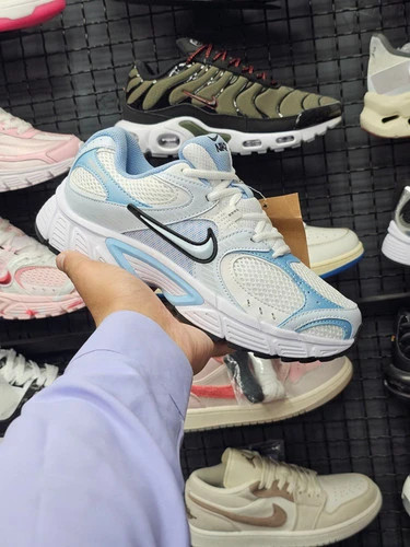 کتونی زنانه مسترکوالیتی نایک V5 RNR/ سایز 37 الی 40/ Nike V5 RNR/ضمانت کالا/فروش تک و عمده