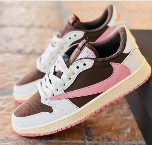 کتونی ویتنامی نایک ایر جردن 1 مسترکوالیتیAدرجه ۱/سایز۳۷ ۳۸ ۳۹ ۴۰/Nike Air Jordan 1/ ساخت ویتنام وارداتی/فروش تکی و عمده/ضمانت اصالت کالا