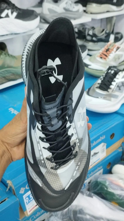 کتونی مسترکوالیتی درجه ۱ آندر آرمور اکو اسلیپ اسپیدUnder Armour UA Echo ساخت ویتنام وارداتی سایز ۴۰الی ۴۵ همراه با جعبه بارکد دار ضمانت کیفیت کالا