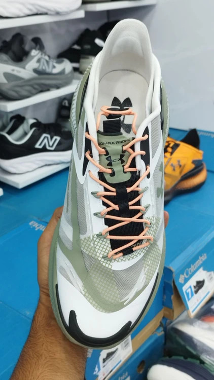 کتونی مسترکوالیتی درجه ۱ آندر آرمور اکو اسلیپ اسپیدUnder Armour UA Echo ساخت ویتنام وارداتی سایز ۴۰الی ۴۵ همراه با جعبه بارکد دار ضمانت کیفیت کالا