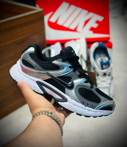 کتونی ویتنامی نایک V5 RNR مسترکوالیتی درجه ۱/ سایز ۳۷ الی ۴۵/ Nike V5k RNR/ضمانت کیفیت کالا/فروش تکی و عمده