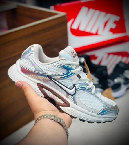کتونی ویتنامی نایک V5 RNR مسترکوالیتی درجه ۱/ سایز ۳۷ الی ۴۵/ Nike V5k RNR/ضمانت کیفیت کالا/فروش تکی و عمده