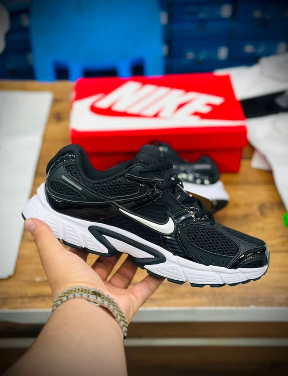 کتونی ویتنامی نایک V5 RNR مسترکوالیتی درجه ۱/ سایز ۳۷ الی ۴۵/ Nike V5k RNR/ضمانت کیفیت کالا/فروش تکی و عمده