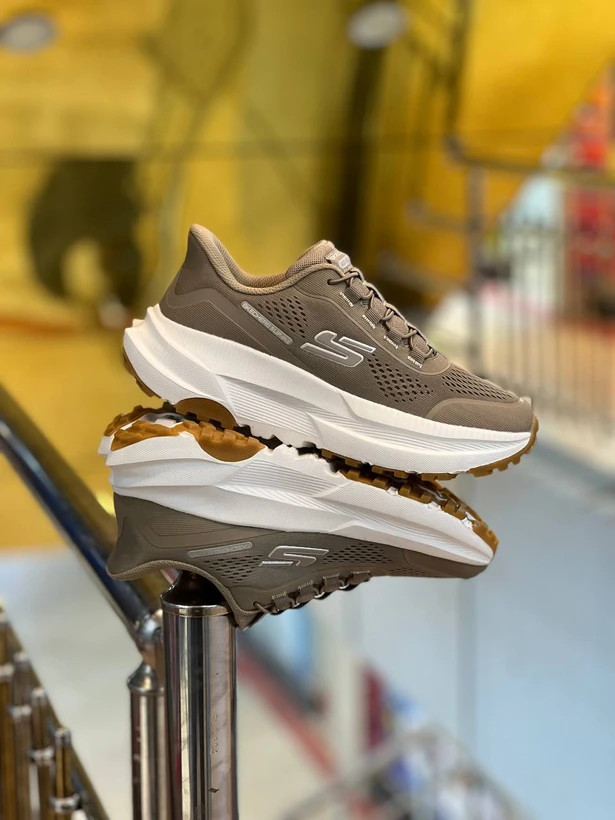 کتونی مردانه طبی اسکیچرز اسلیپ Skechers Slip-insمسترکوالیتی درجه ۱ طبی و بدون بند سایز۴۰ الی ۴۵ ساخت ویتنام وارداتی فروش تکی و عمده/ضمانت کیفیت کالا