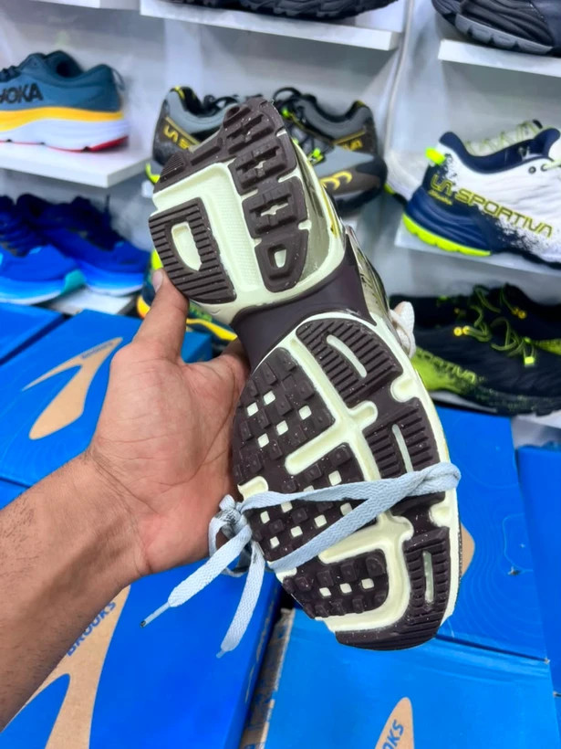 کتونی ست زنانه و مردانه نایک Nike v2k Run مسترکوالیتی درجه ۱/ساخت ویتنام وارداتی/سایز۳۷الی ۴۵/باجعبه بارکد دار/ضمانت کیفیت کالا