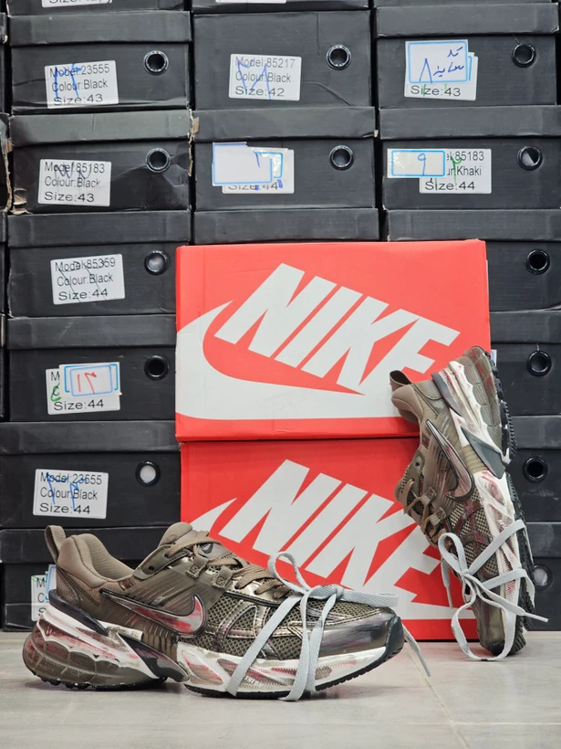 کتونی ست زنانه و مردانه نایک Nike v2k Run مسترکوالیتی درجه ۱/ساخت ویتنام وارداتی/سایز۳۷الی ۴۵/باجعبه بارکد دار/ضمانت کیفیت کالا