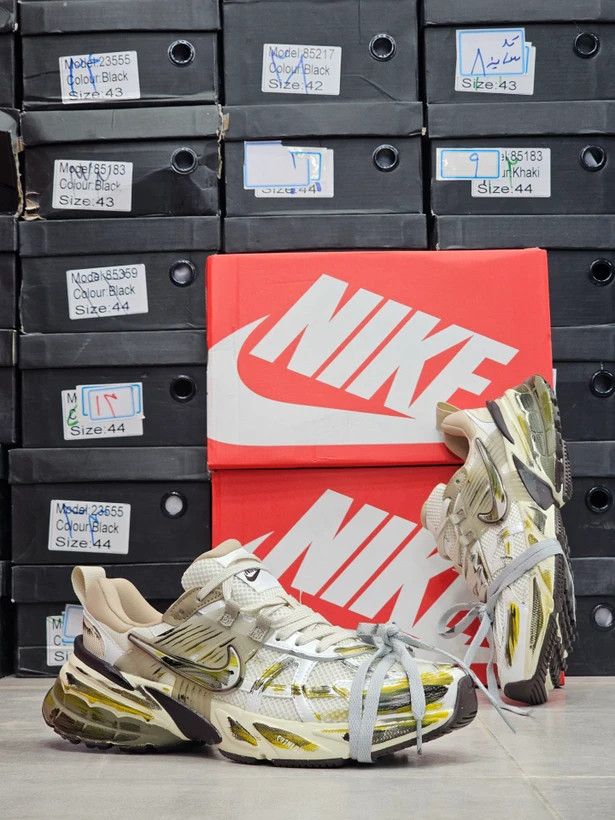 کتونی ست زنانه و مردانه نایک Nike v2k Run مسترکوالیتی درجه ۱/ساخت ویتنام وارداتی/سایز۳۷الی ۴۵/باجعبه بارکد دار/ضمانت کیفیت کالا