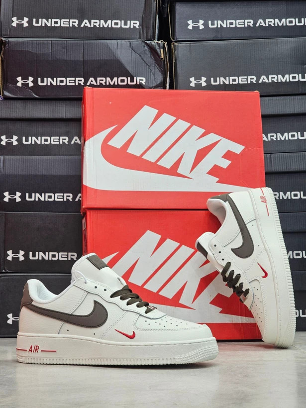 کتونی مردانه نایک ایرفورس رنگ سفید کلاسیک مسترکوالیتی درجه ۱/Nike Air force/ساخت ویتنام وارداتی/ رویه چرم سایز ۴۰_۴۱_۴۲_۴۳_۴۴_۴۵/سفید کلاسیک/فروش تکی و عمده/ضمانت کیفیت کالا