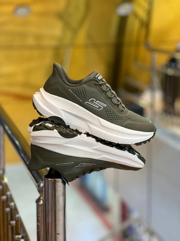 کتونی مردانه طبی اسکیچرز اسلیپ Skechers Slip-insمسترکوالیتی درجه ۱ طبی و بدون بند سایز۴۰ الی ۴۵ ساخت ویتنام وارداتی فروش تکی و عمده/ضمانت کیفیت کالا