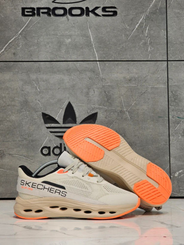 کتونی ویتنامی اسکیچرز مکس کوشنینگ اسلیپ اینز Skechers Skechers Max Cushioning Slip_Ins سایز ۴۰الی ۴۵ بالاترین کیفیت مسترکوالیتی A درجه ۱/ضمانت اصالت کالا/فروش تکی و عمده