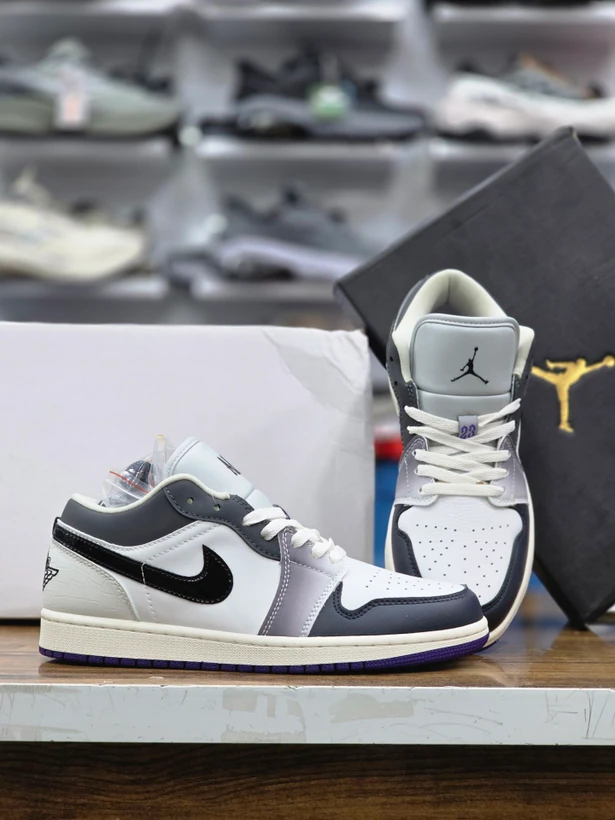 کتونی مسترکوالیتی نایک ایر جردن وان Nike Air Jordan 1 Low وارداتی ساخت ویتنام سایز ۴۰ الی ۴۵فروش تکی و عمده/ضمانت کیفیت کالا