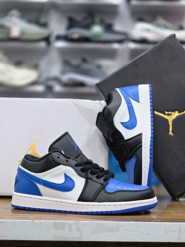 کتونی مسترکوالیتی نایک ایر جردن وان Nike Air Jordan 1 Low وارداتی ساخت ویتنام سایز ۴۰ الی ۴۵فروش تکی و عمده/ضمانت کیفیت کالا