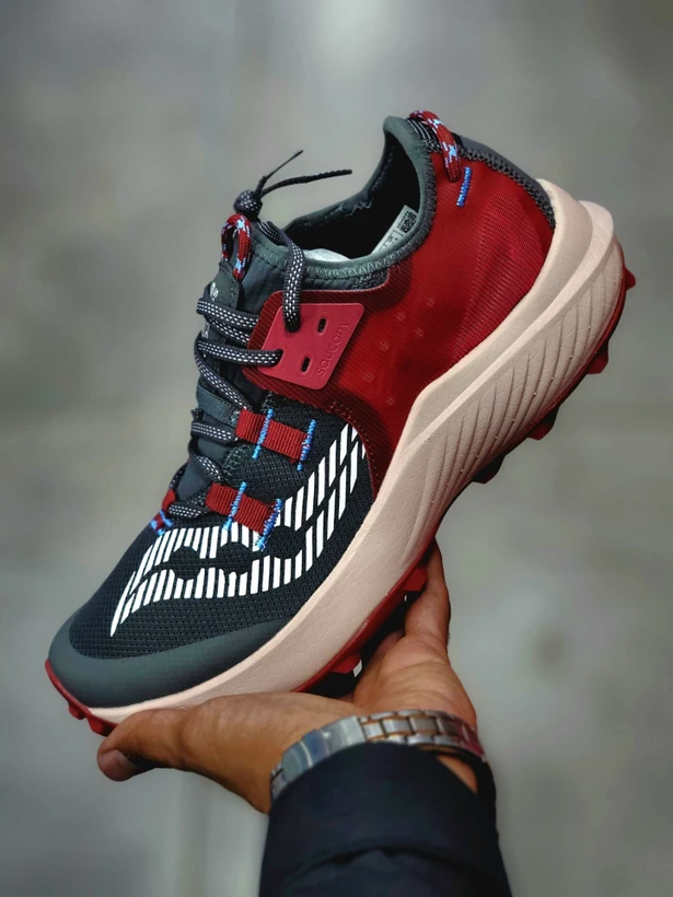 کتونی مردانه ساکونی اندورفین ریفت saucony endorphin rift/ساخت ویتنام وارداتی/سایز ۴۰ الی ۴۵/ضمانت کیفیت کالا/سایز ۴۰ الی ۴۵/فروش تکی و عمده