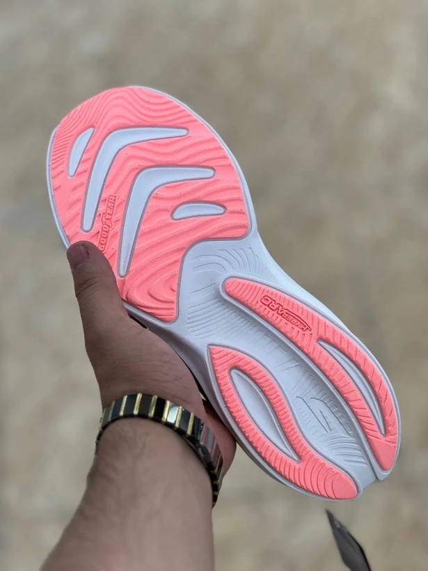 کتونی اسکیچرز هایپر برست skechers Hyper Burst ساخت ویتنام وارداتی سایز ۳۷ الی ۴۰ فروش تکی و عمده ضمانت کیفیت کالا