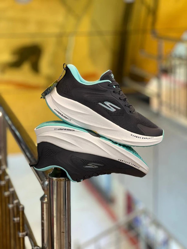 کتونی اسکیچرز هایپر برست skechers Hyper Burst ساخت ویتنام وارداتی سایز ۳۷ الی ۴۰ فروش تکی و عمده ضمانت کیفیت کالا