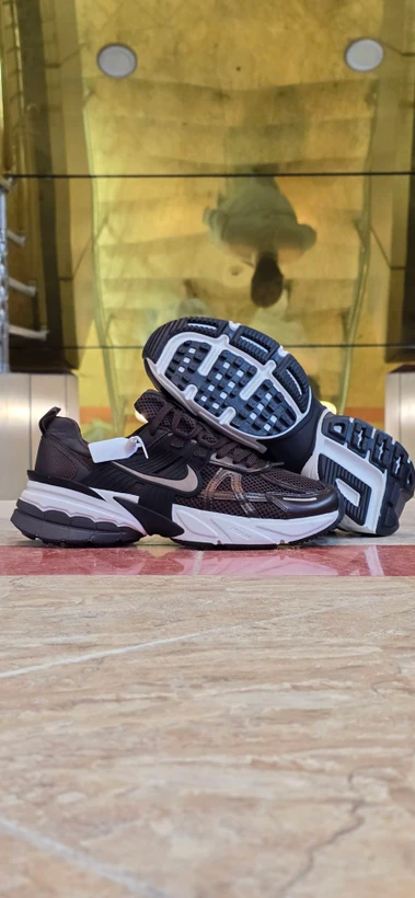 کتونی ست زنانه و مردانه نایک Nike v۲k Run مسترکوالیتی درجه ۱/ساخت ویتنام وارداتی/سایز۳۷الی ۴۰/باجعبه بارکد دار/ضمانت کیفیت کالا