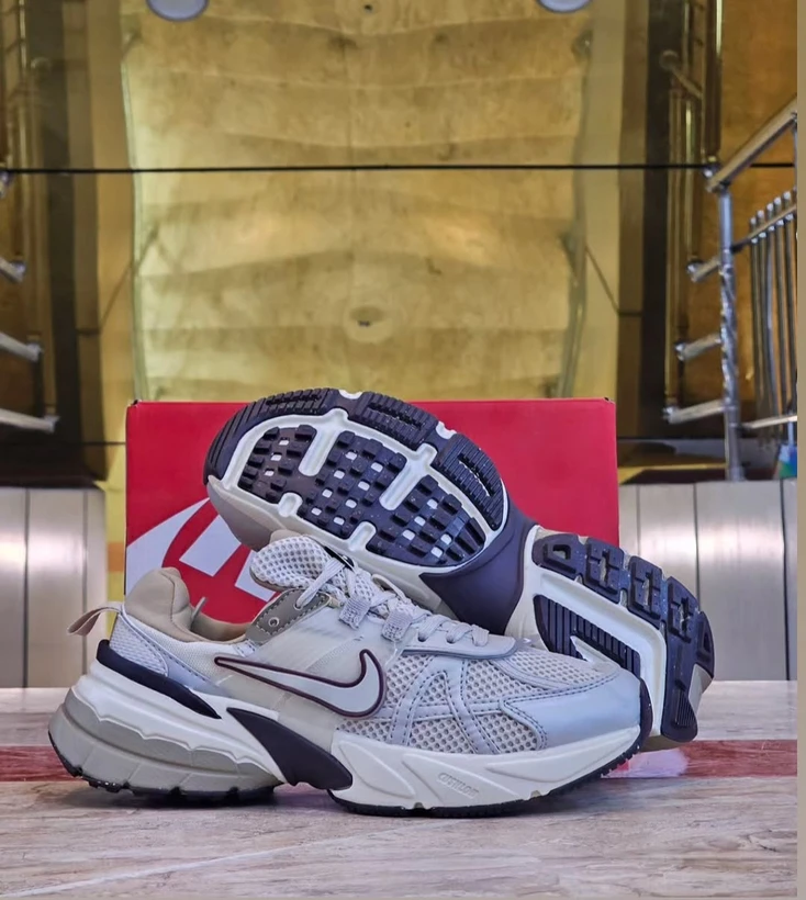 کتونی ست زنانه و مردانه نایک Nike v۲k Run مسترکوالیتی درجه ۱/ساخت ویتنام وارداتی/سایز۳۷الی ۴۰/باجعبه بارکد دار/ضمانت کیفیت کالا