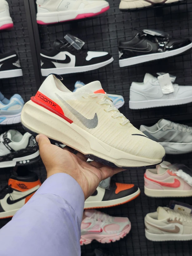 کتونی نایک زوم ایکس اینوینسیبل ران3 /Nike ZoomX Invincible Run 3 ساخت ویتنام وارداتی سایز ۴۰ الی۴۵ فروش تکی وعمده/ضمانت کیفیت کالا