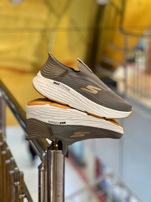 کتونی اسکیچرز اسلیپ Skechers Slip-insمسترکوالیتی درجه ۱ طبی و بدون بند سایز۴۰ الی ۴۵ ساخت ویتنام وارداتی فروش تکی و عمده/ضمانت کیفیت کالا