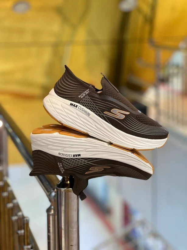 کتونی اسکیچرز اسلیپ Skechers Slip-insمسترکوالیتی درجه ۱ طبی و بدون بند سایز۴۰ الی ۴۵ ساخت ویتنام وارداتی فروش تکی و عمده/ضمانت کیفیت کالا