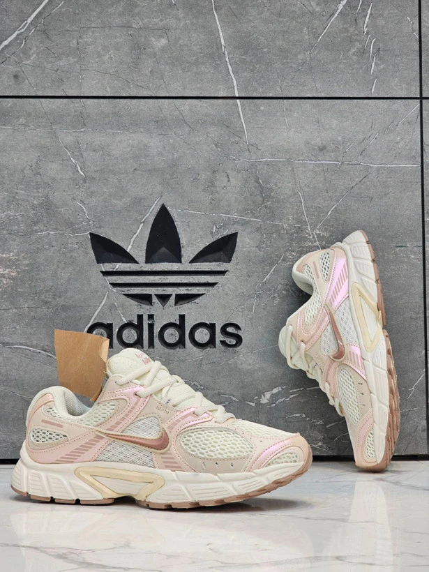 کتونی زنانه نایک وی فایو کی Nike v5k run / ساخت ویتنام وارداتی سایز 37 الی 40/ضمانت کیفیت کالا/فروش تکی و عمده