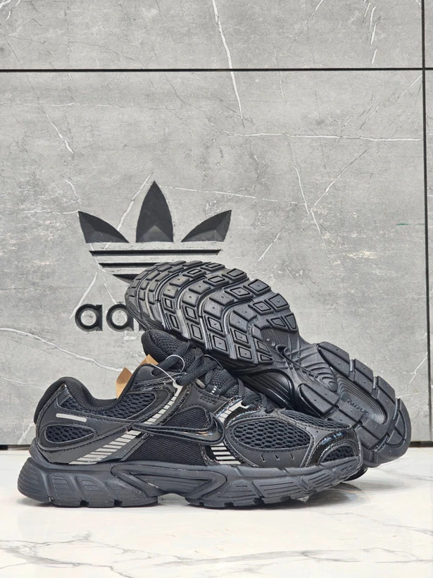کتونی زنانه نایک وی فایو کی Nike v5k run / ساخت ویتنام وارداتی سایز 37 الی 40/ضمانت کیفیت کالا/فروش تکی و عمده