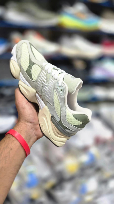 کتونی مردانه نیوبالانس ۹۰۶۰ مسترکوالیتی A پیاده رویی و رانینگ/ Newbalance 9060/ ساخت ویتنام وارداتی / سایز ۴۰الی ۴۵ فروش تک و عمده ضمانت اصالت کالا کیفیت مسترکوالیتی درجه ۱