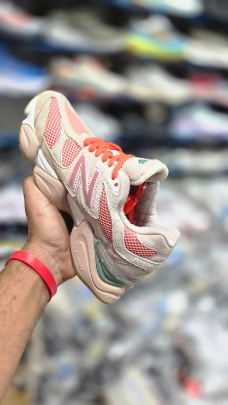 کتونی مردانه نیوبالانس ۹۰۶۰ مسترکوالیتی A پیاده رویی و رانینگ/ Newbalance 9060/ ساخت ویتنام وارداتی / سایز ۴۰الی ۴۵ فروش تک و عمده ضمانت اصالت کالا کیفیت مسترکوالیتی درجه ۱