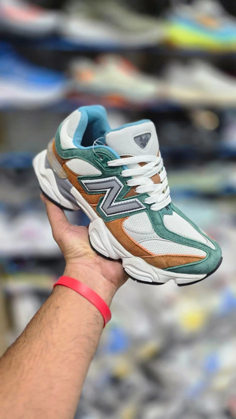 کتونی مردانه نیوبالانس ۹۰۶۰ مسترکوالیتی A پیاده رویی و رانینگ/ Newbalance 9060/ ساخت ویتنام وارداتی / سایز ۴۰الی ۴۵ فروش تک و عمده ضمانت اصالت کالا کیفیت مسترکوالیتی درجه ۱