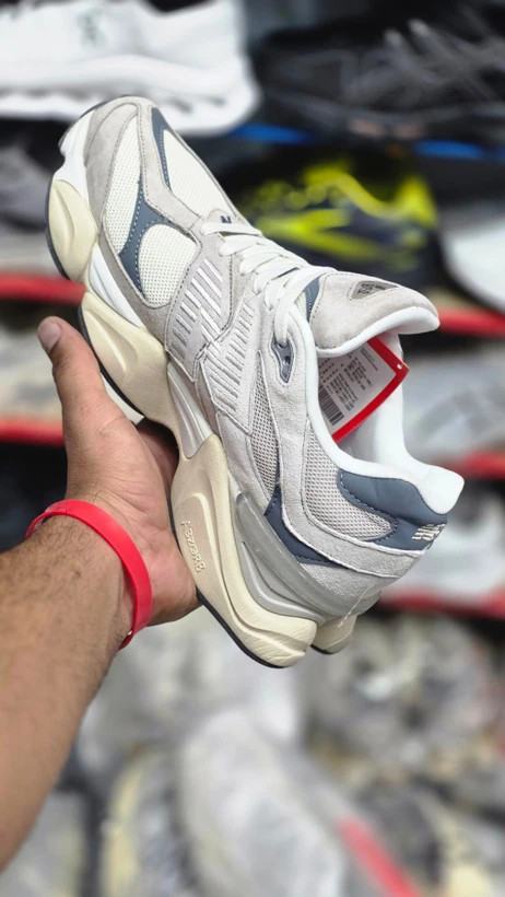 کتونی مردانه نیوبالانس ۹۰۶۰ مسترکوالیتی A پیاده رویی و رانینگ/ Newbalance 9060/ ساخت ویتنام وارداتی / سایز ۴۰الی ۴۵ فروش تک و عمده ضمانت اصالت کالا کیفیت مسترکوالیتی درجه ۱