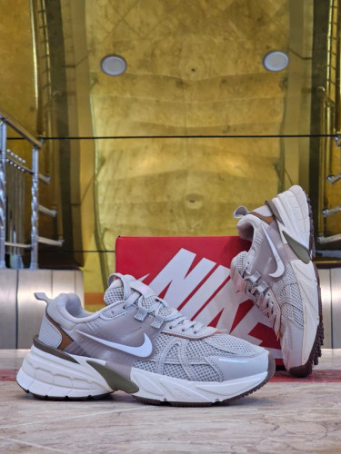 کتونی ست زنانه و مردانه نایک Nike v۲k Run مسترکوالیتی درجه ۱/ساخت ویتنام وارداتی/سایز۳۷الی ۴5/باجعبه بارکد دار/ضمانت کیفیت کالا