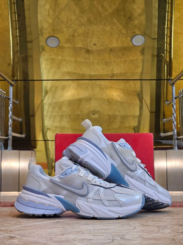 کتونی ست زنانه و مردانه نایک Nike v۲k Run مسترکوالیتی درجه ۱/ساخت ویتنام وارداتی/سایز۳۷الی ۴5/باجعبه بارکد دار/ضمانت کیفیت کالا